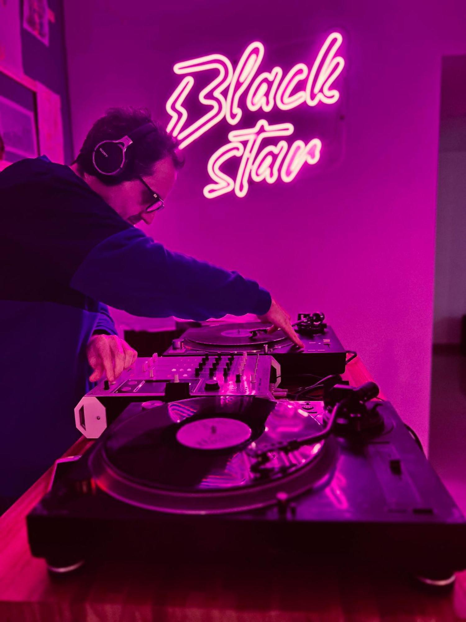 Black Star Art Hostel Neuquén エクステリア 写真