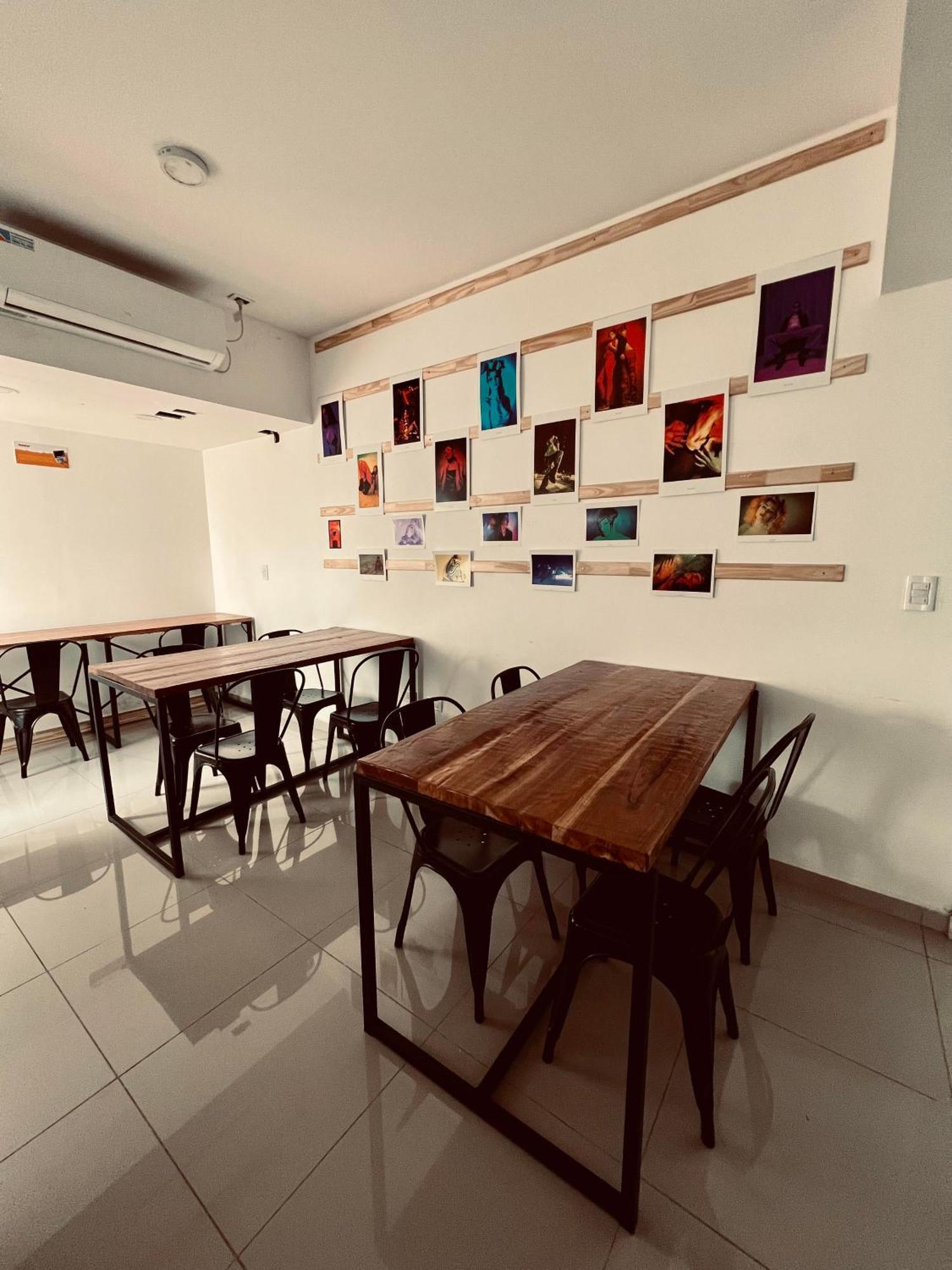 Black Star Art Hostel Neuquén エクステリア 写真